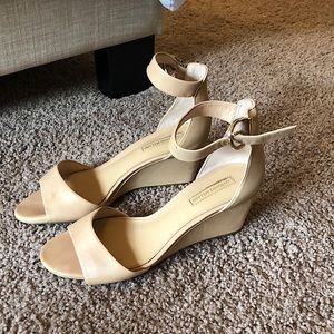 Antonio Melani cream wedges